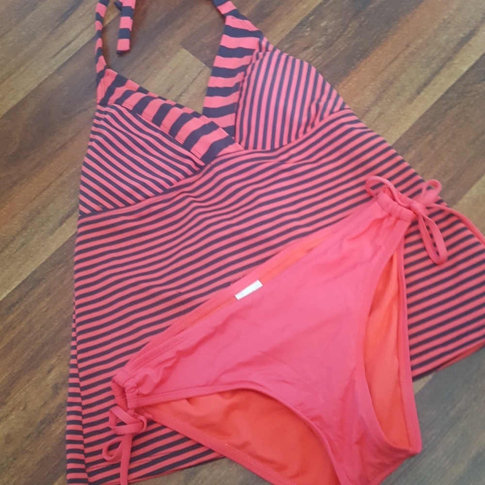 Mossimo tankini  size medium *reposh*